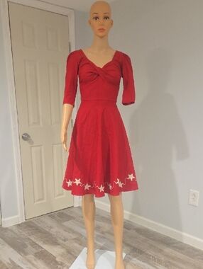 Stop Staring Red Twisted-Bodice Midi Dress with Star Hem